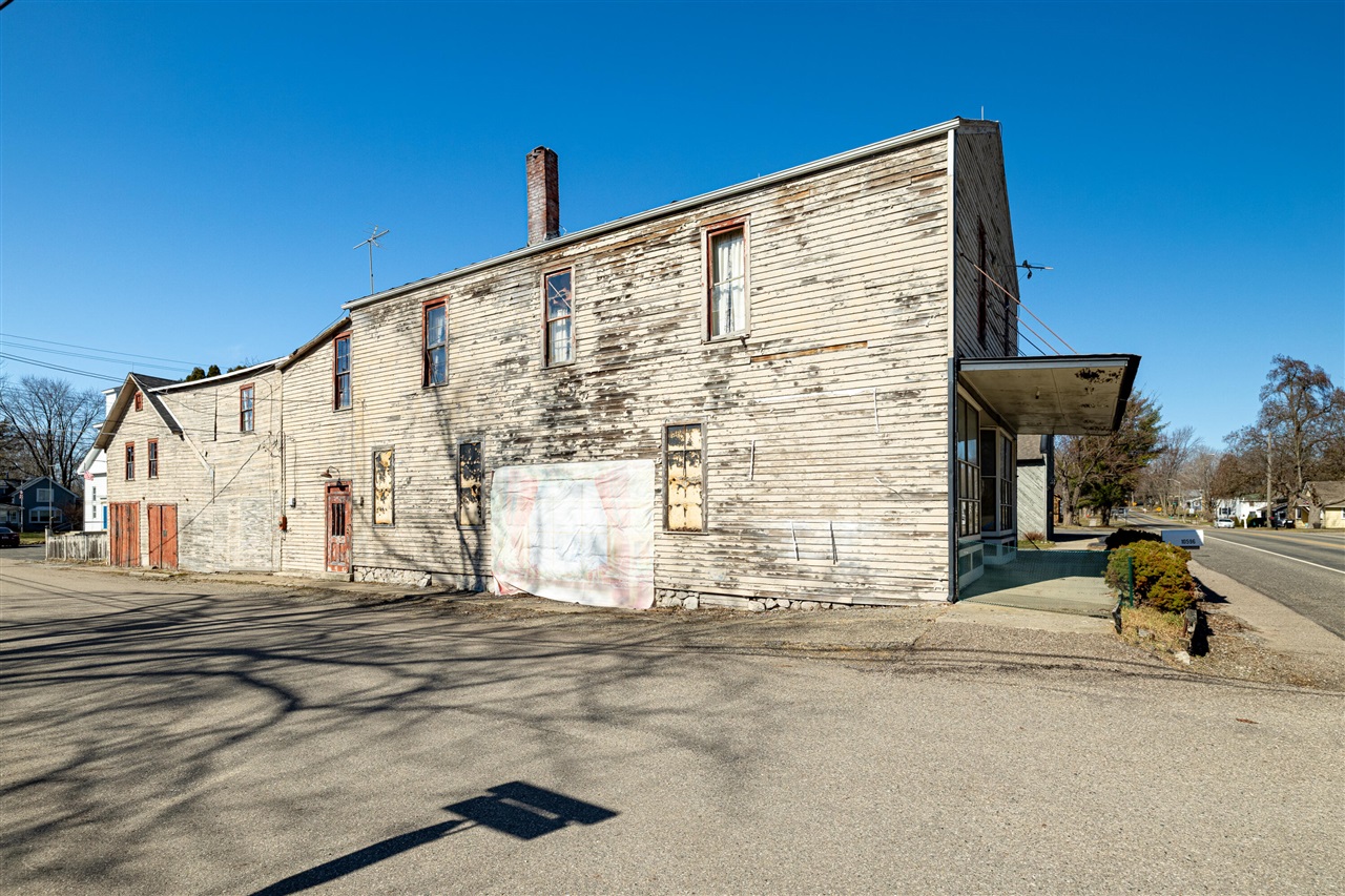 10596 Hamburg Road, Whitmore Lake, MI, 48189