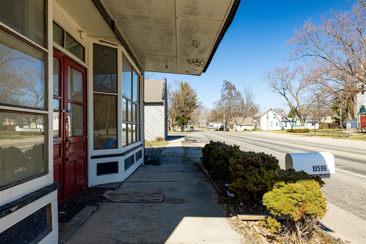 10596 Hamburg Road, Whitmore Lake, MI, 48189