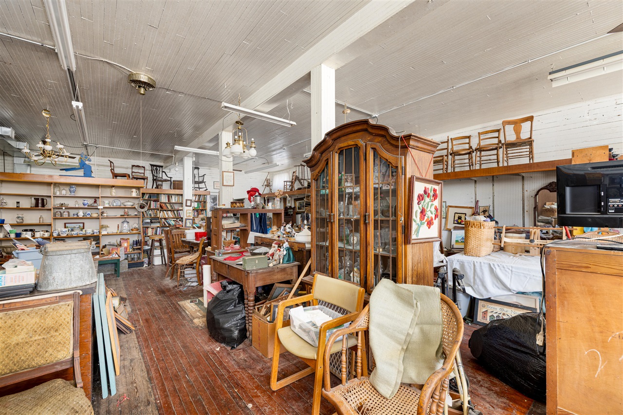 10596 Hamburg Road, Whitmore Lake, MI, 48189