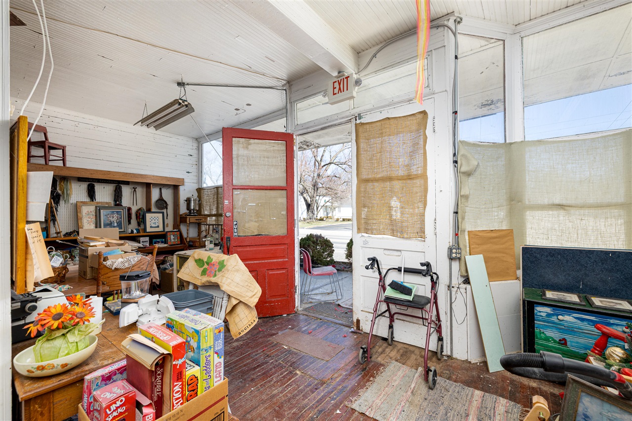 10596 Hamburg Road, Whitmore Lake, MI, 48189