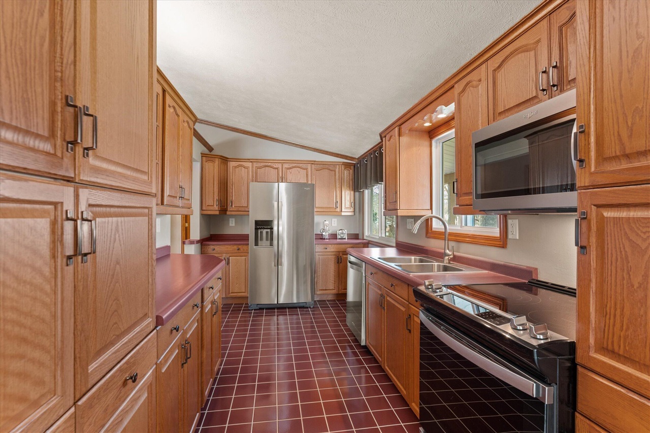 25600 Merle Street, Edwardsburg, MI, 49112-9130