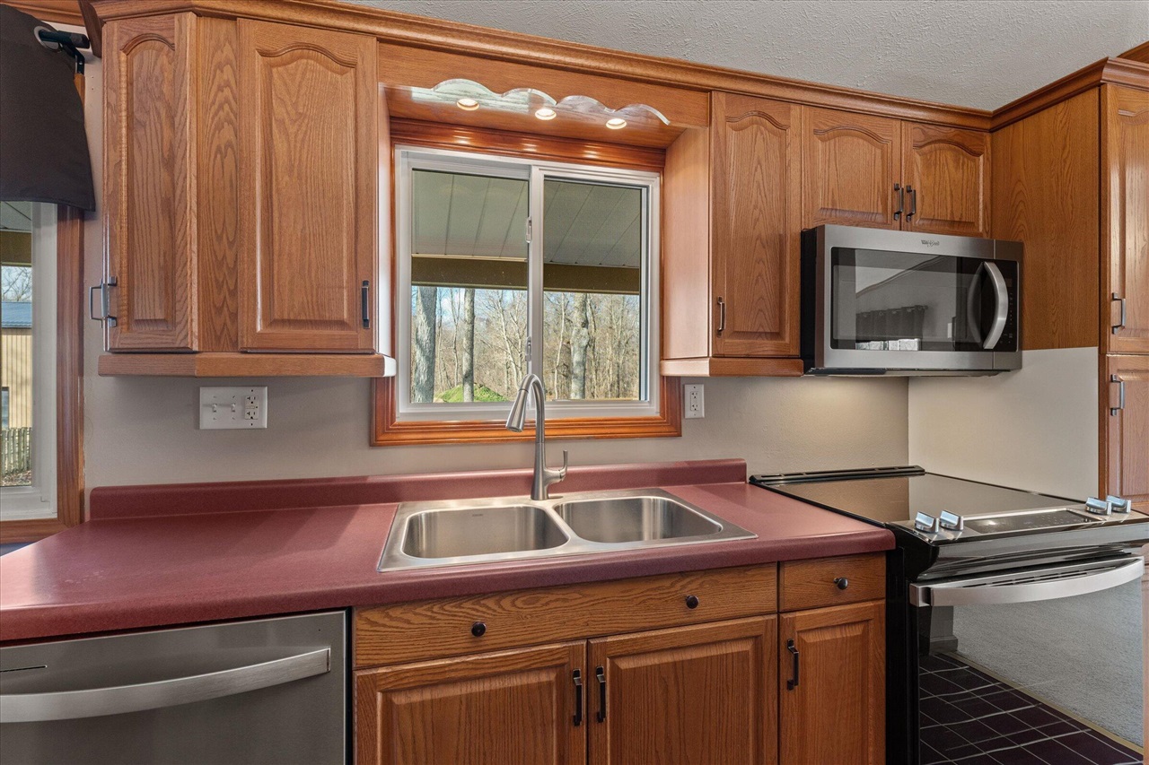 25600 Merle Street, Edwardsburg, MI, 49112-9130