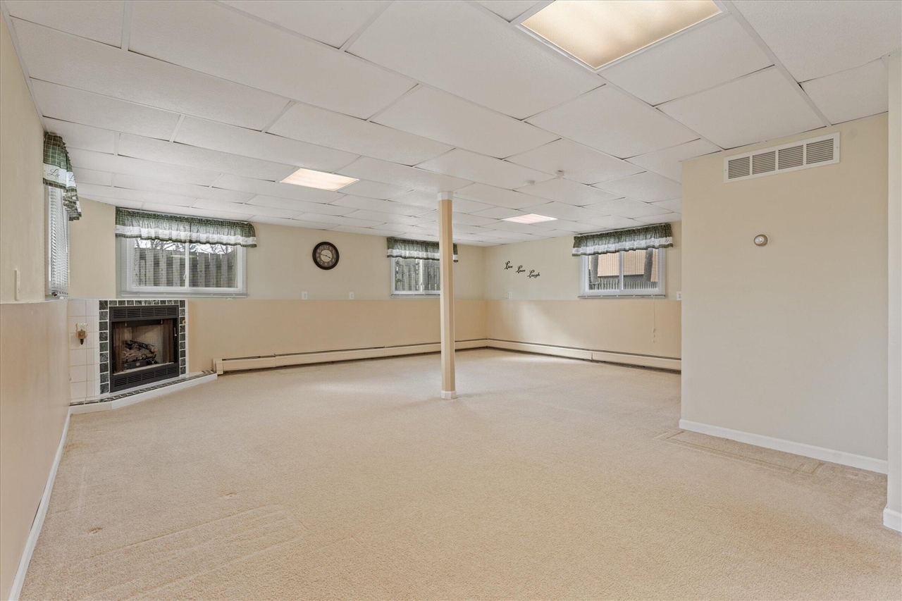 25600 Merle Street, Edwardsburg, MI, 49112-9130