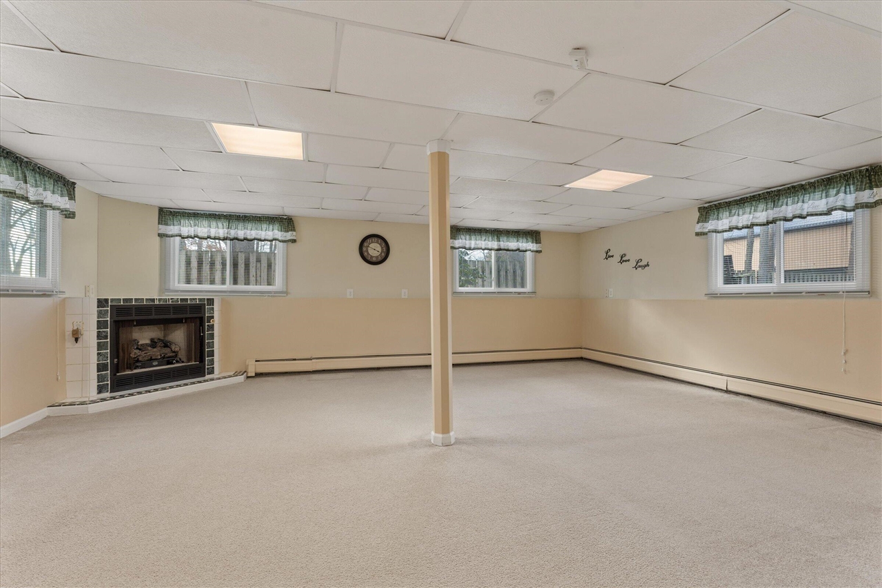 25600 Merle Street, Edwardsburg, MI, 49112-9130