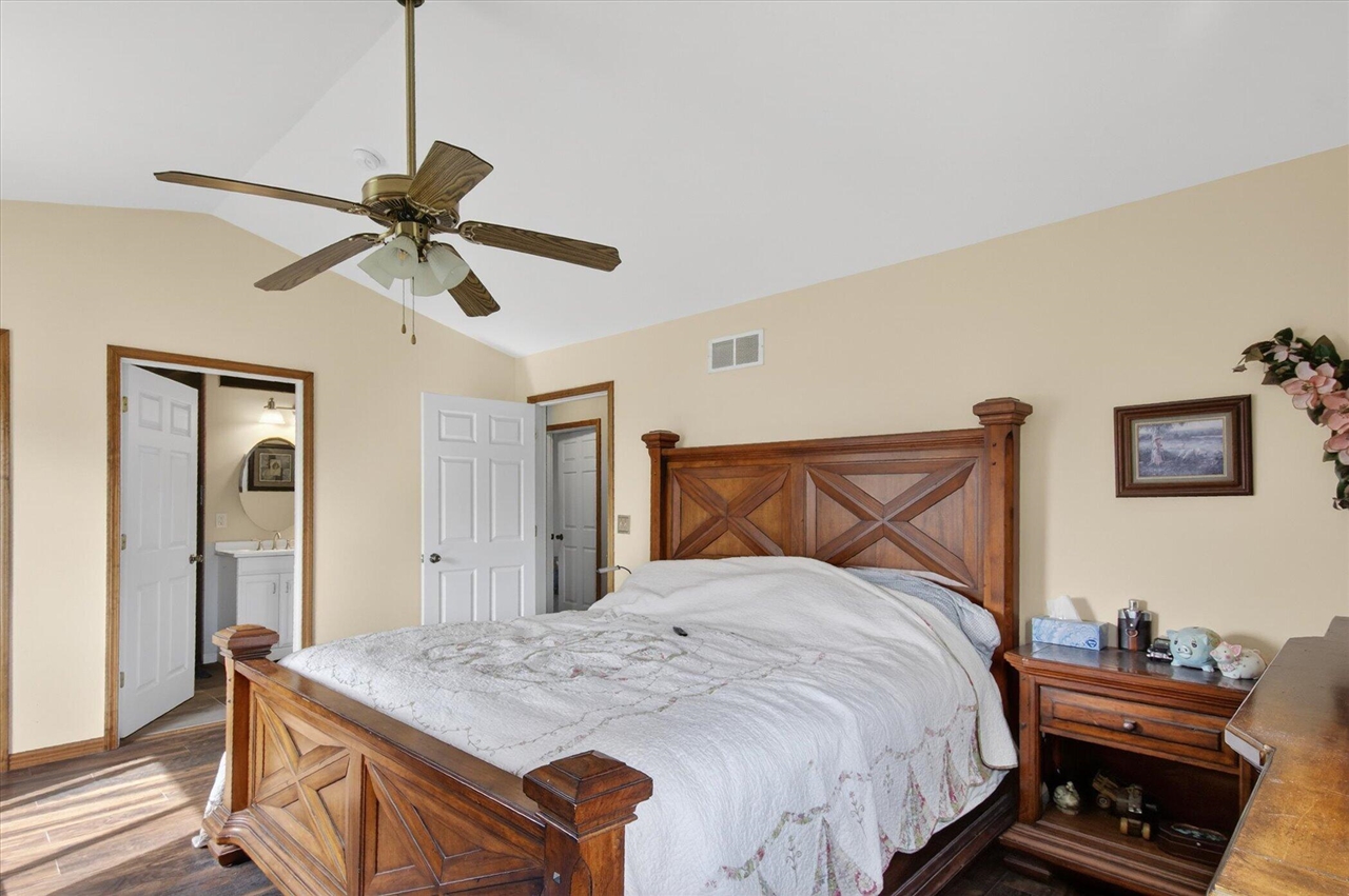 7001 Jefferson Road, Brooklyn, MI, 49230-8476