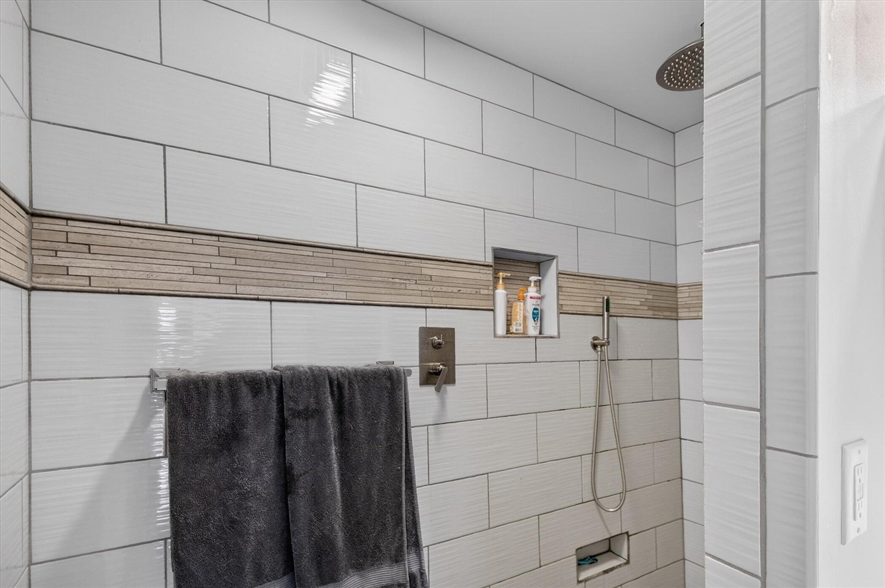 7001 Jefferson Road, Brooklyn, MI, 49230-8476