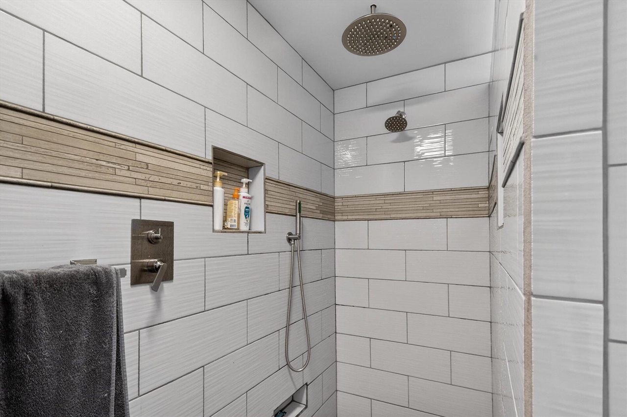 7001 Jefferson Road, Brooklyn, MI, 49230-8476