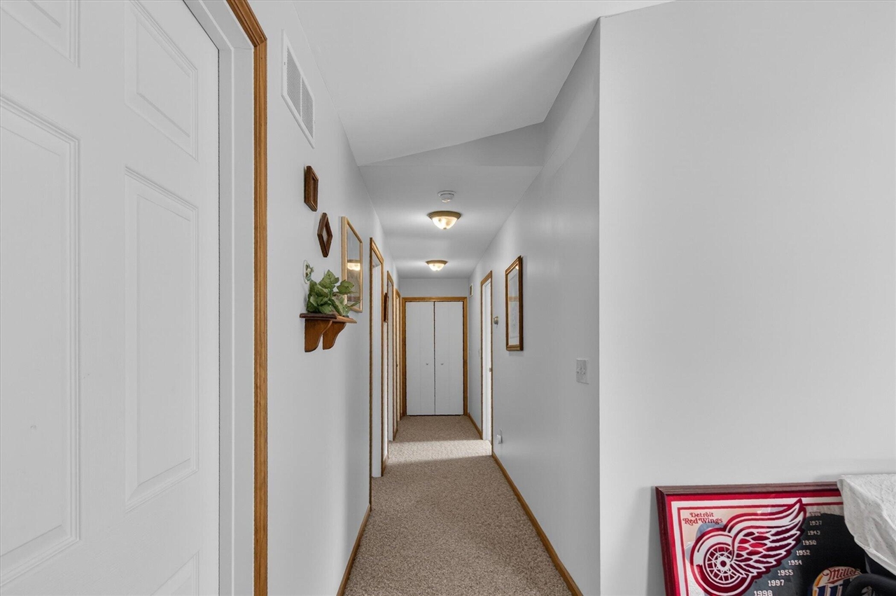 7001 Jefferson Road, Brooklyn, MI, 49230-8476