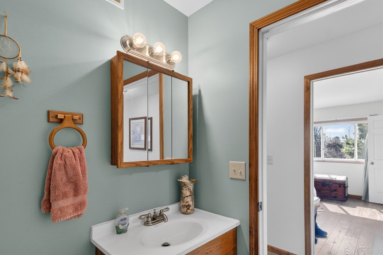 7001 Jefferson Road, Brooklyn, MI, 49230-8476