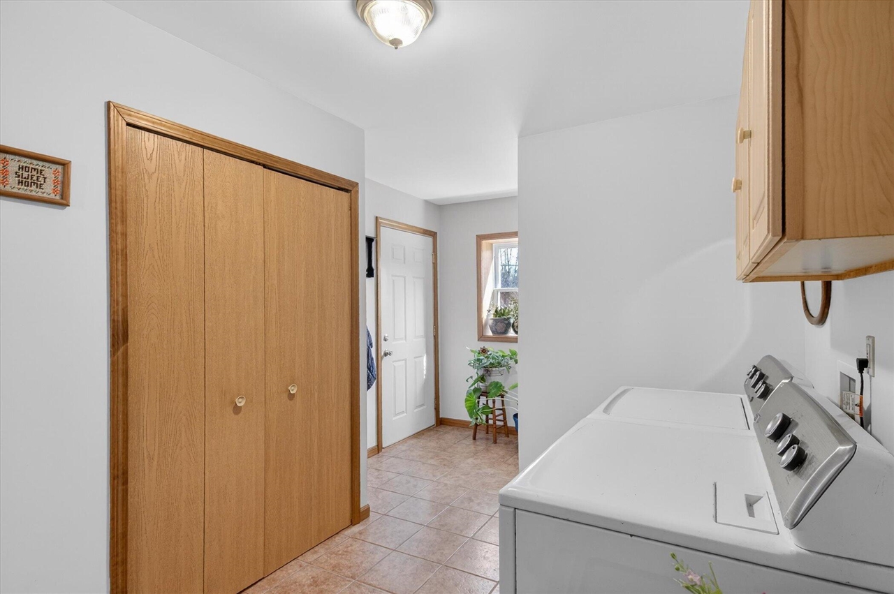 7001 Jefferson Road, Brooklyn, MI, 49230-8476