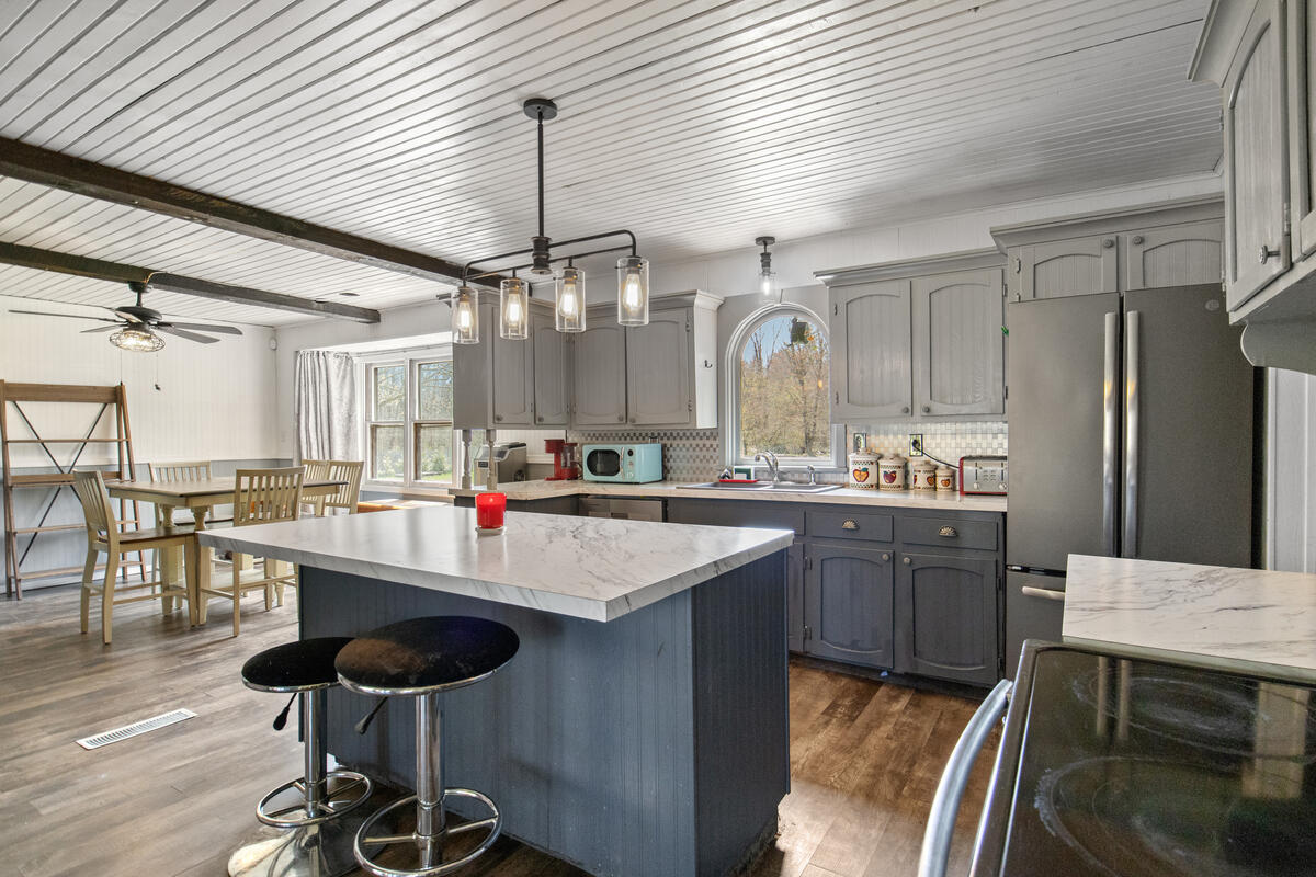 500 E 136th Street, Grant, MI, 49327-9655