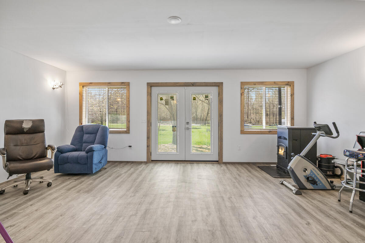 500 E 136th Street, Grant, MI, 49327-9655