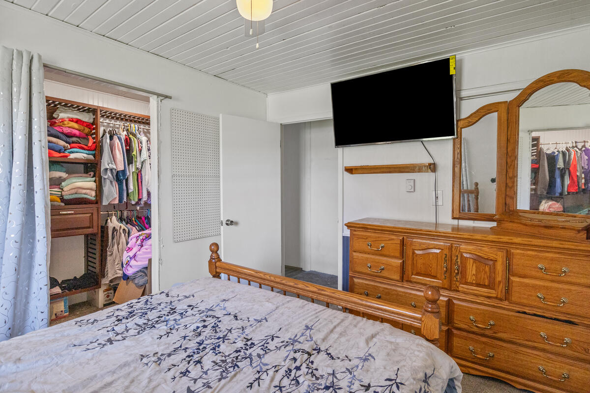 500 E 136th Street, Grant, MI, 49327-9655