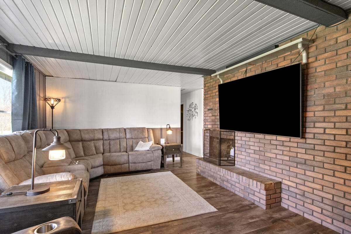 500 E 136th Street, Grant, MI, 49327-9655