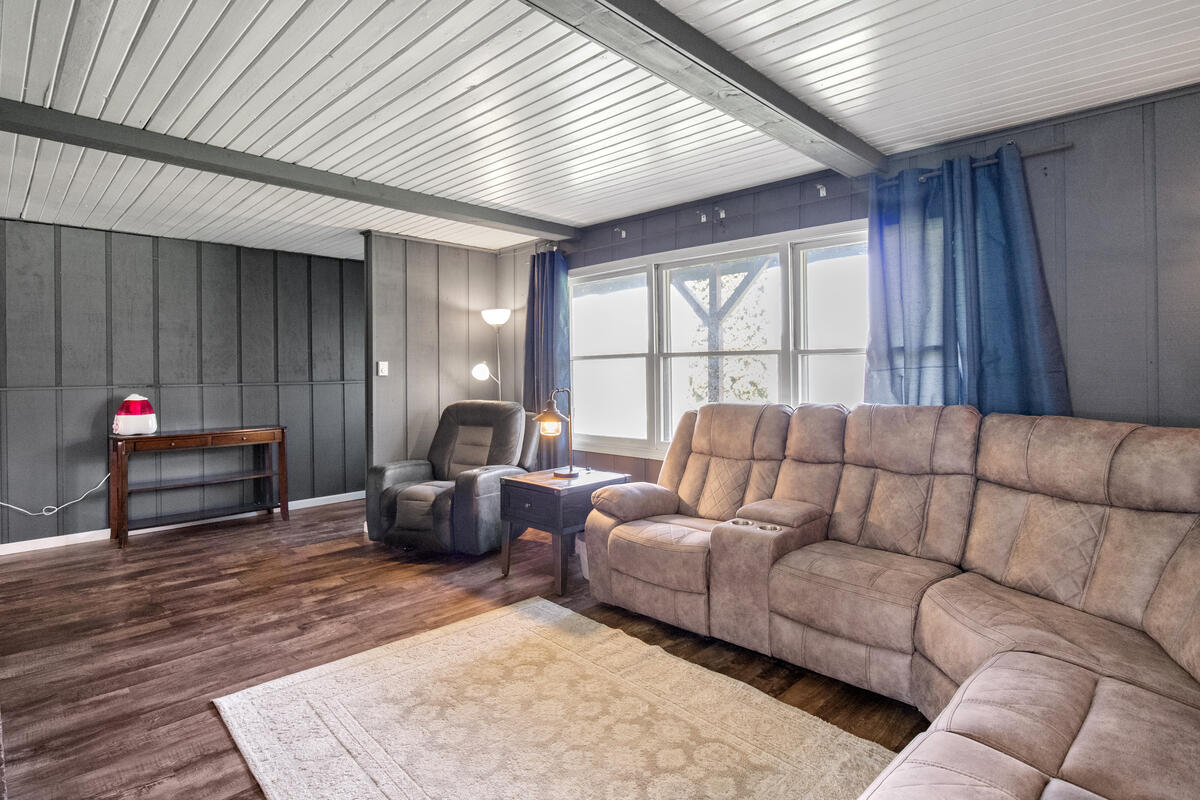 500 E 136th Street, Grant, MI, 49327-9655