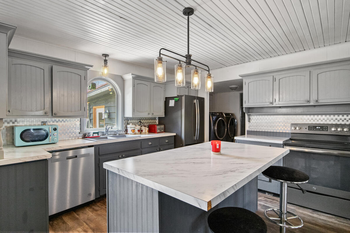 500 E 136th Street, Grant, MI, 49327-9655