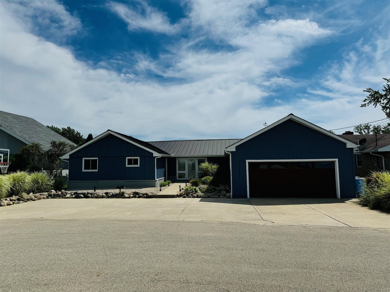 21557 Lake Street, Cassopolis, MI, 49031-9321