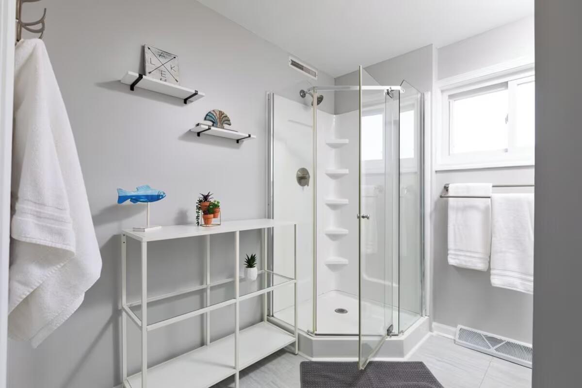 21557 Lake Street, Cassopolis, MI, 49031-9321