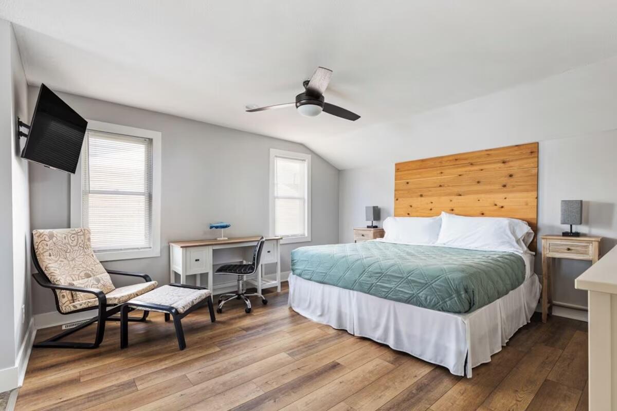 21557 Lake Street, Cassopolis, MI, 49031-9321