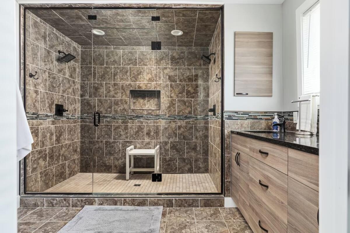 21557 Lake Street, Cassopolis, MI, 49031-9321