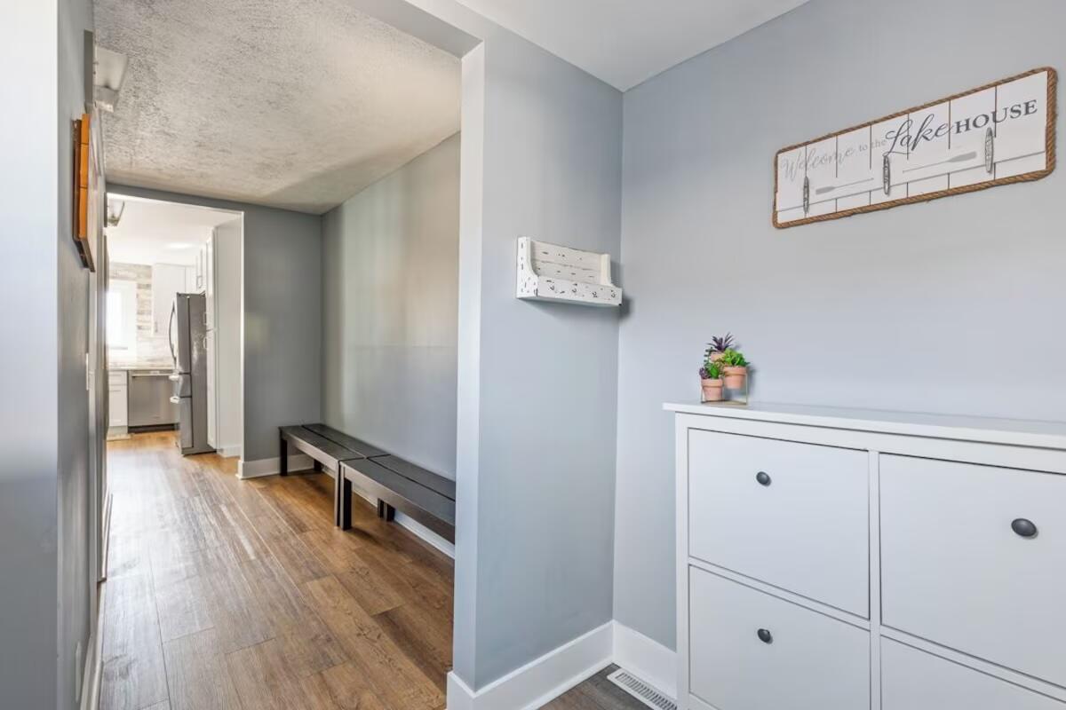 21557 Lake Street, Cassopolis, MI, 49031-9321