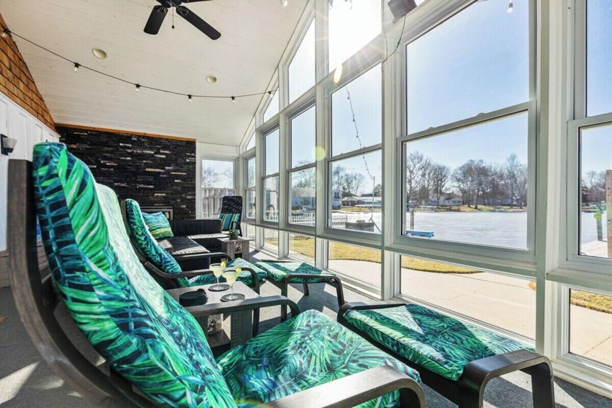 21557 Lake Street, Cassopolis, MI, 49031-9321