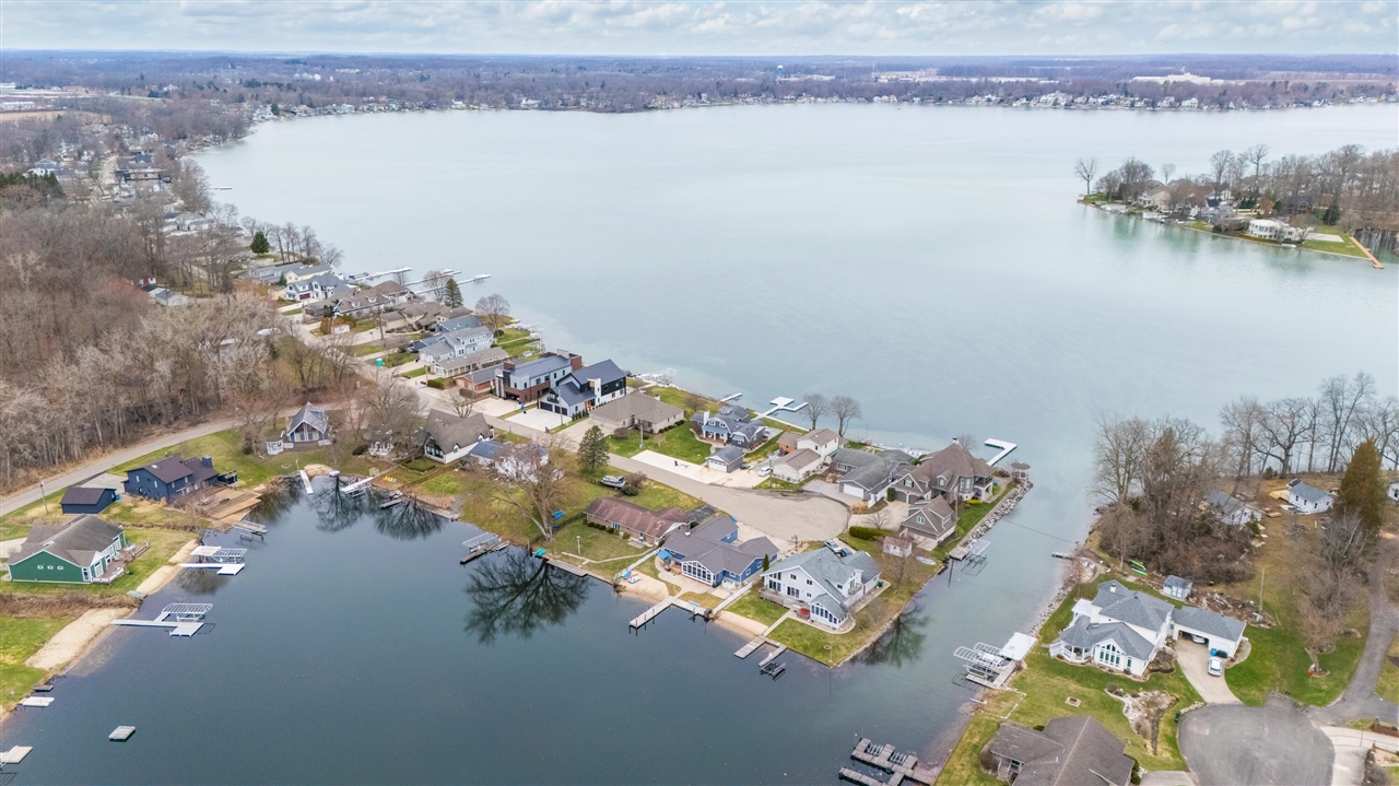 21557 Lake Street, Cassopolis, MI, 49031-9321