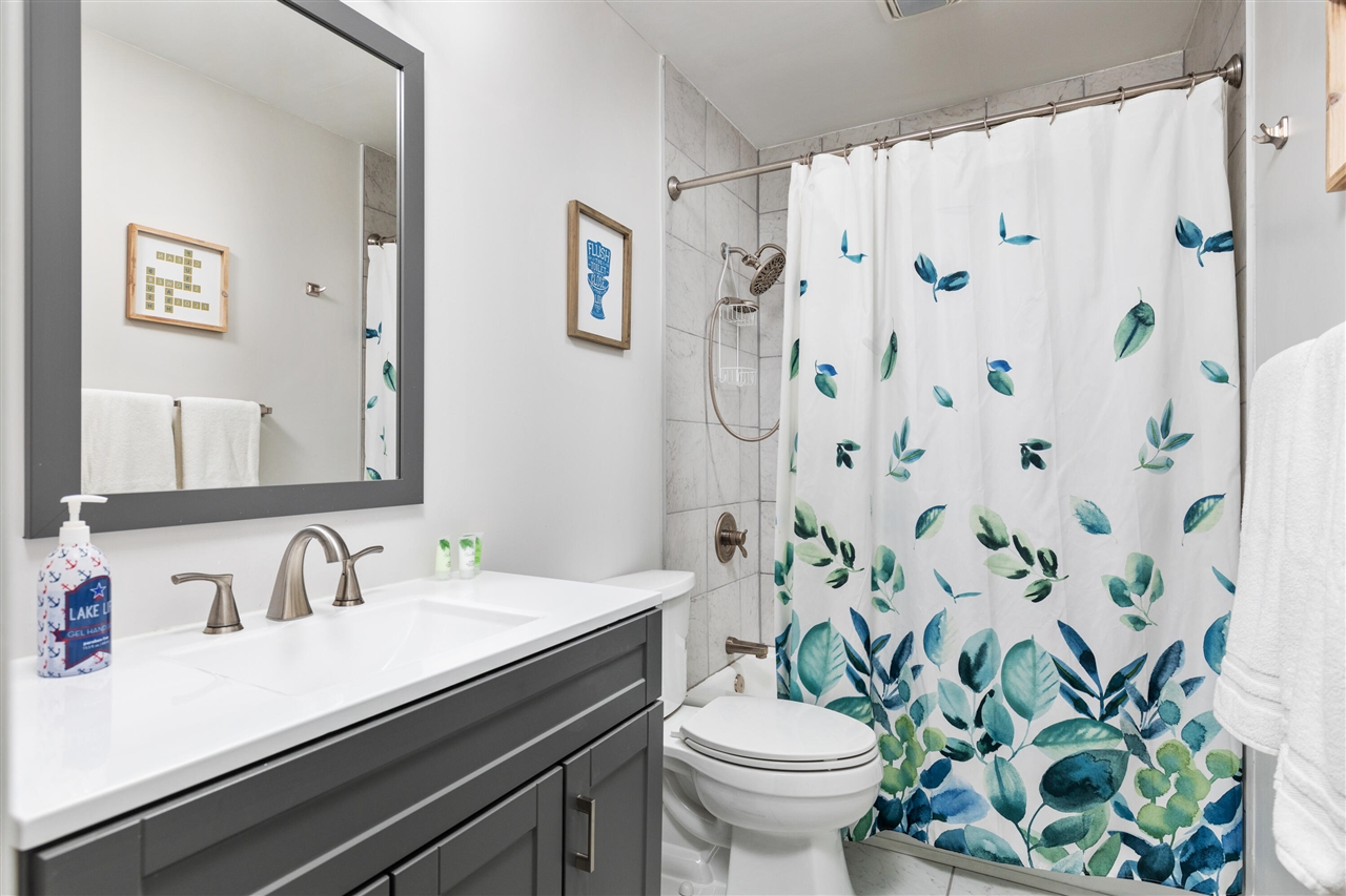 21557 Lake Street, Cassopolis, MI, 49031-9321