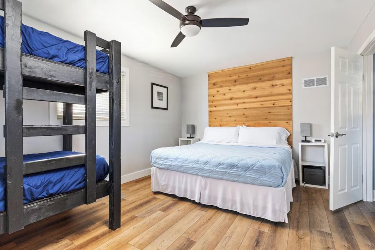 21557 Lake Street, Cassopolis, MI, 49031-9321