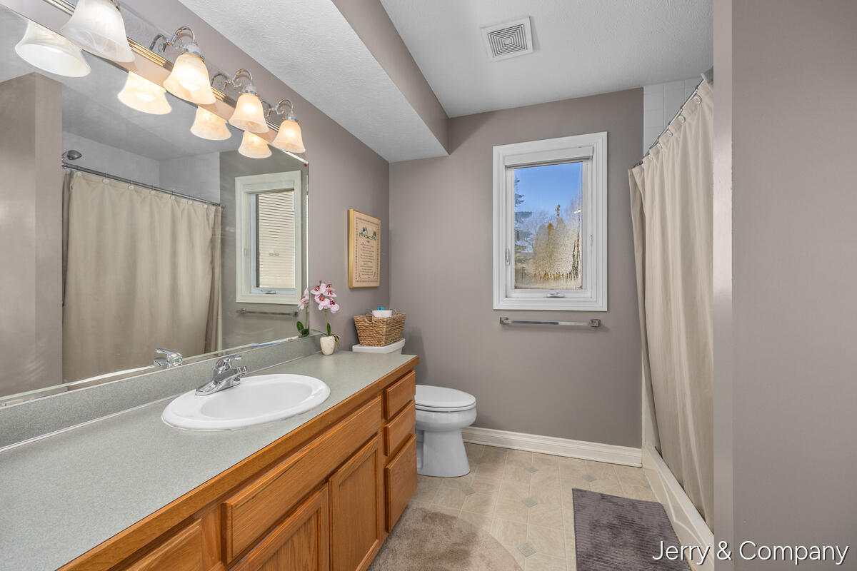 12265 S Crystal Waters Drive UNIT&nbsp;2, Holland, MI, 49424-8118