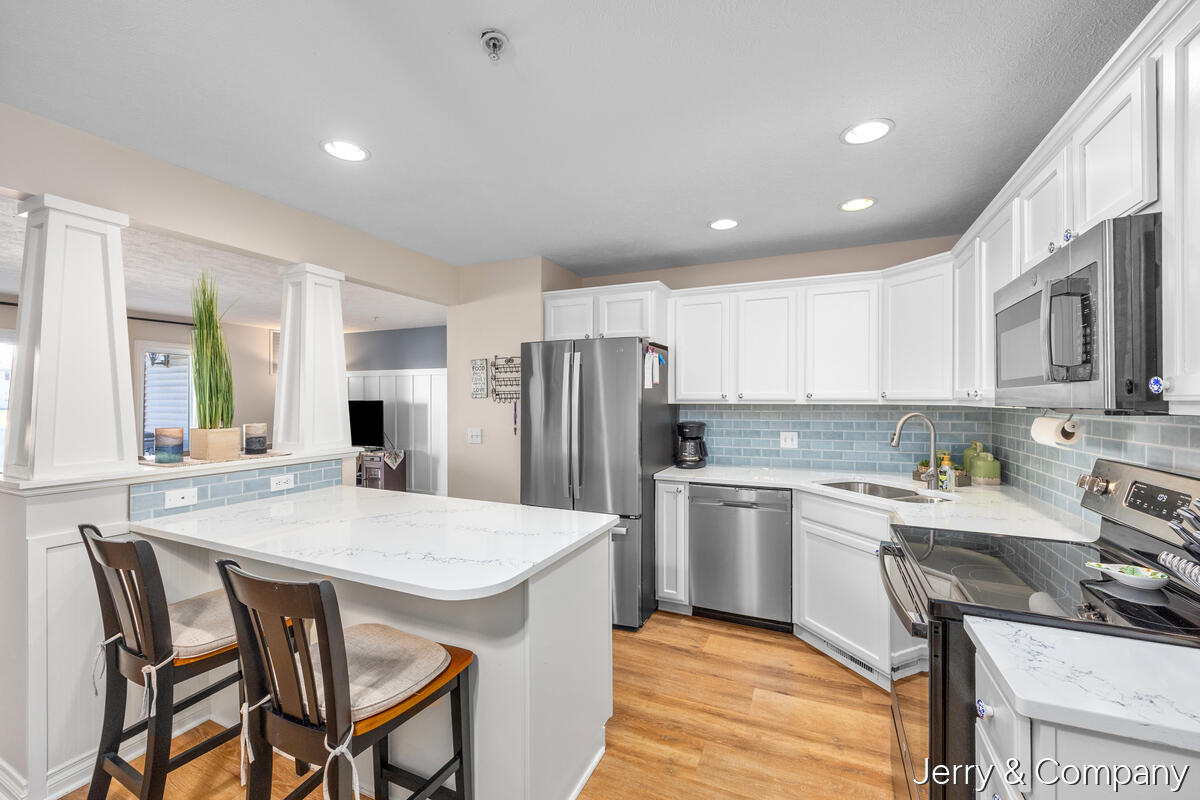 12265 S Crystal Waters Drive UNIT&nbsp;2, Holland, MI, 49424-8118