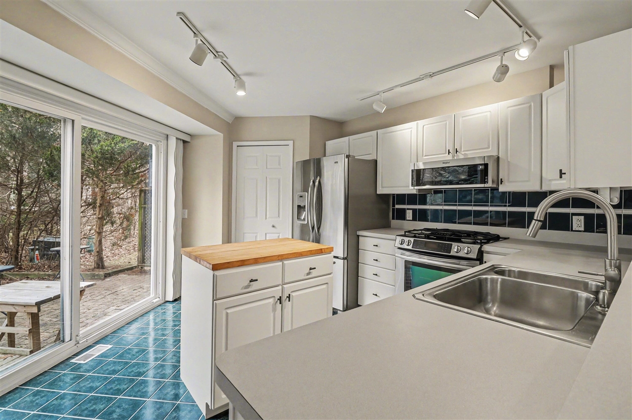 439 Sommerset Court, Ann Arbor, MI, 48103-9294