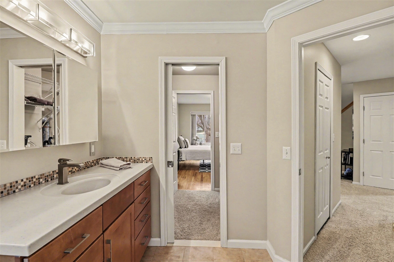 439 Sommerset Court, Ann Arbor, MI, 48103-9294