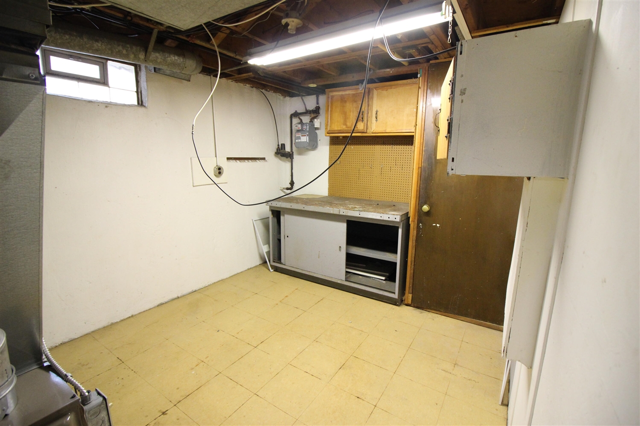 7521 Katherine Street, Taylor, MI, 48180-2596