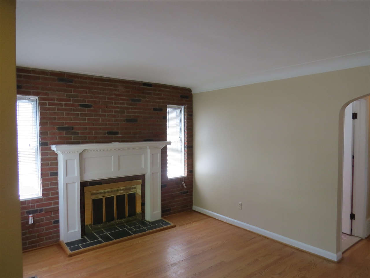 20204 Kenosha Street, Harper Woods, MI, 48225-2246