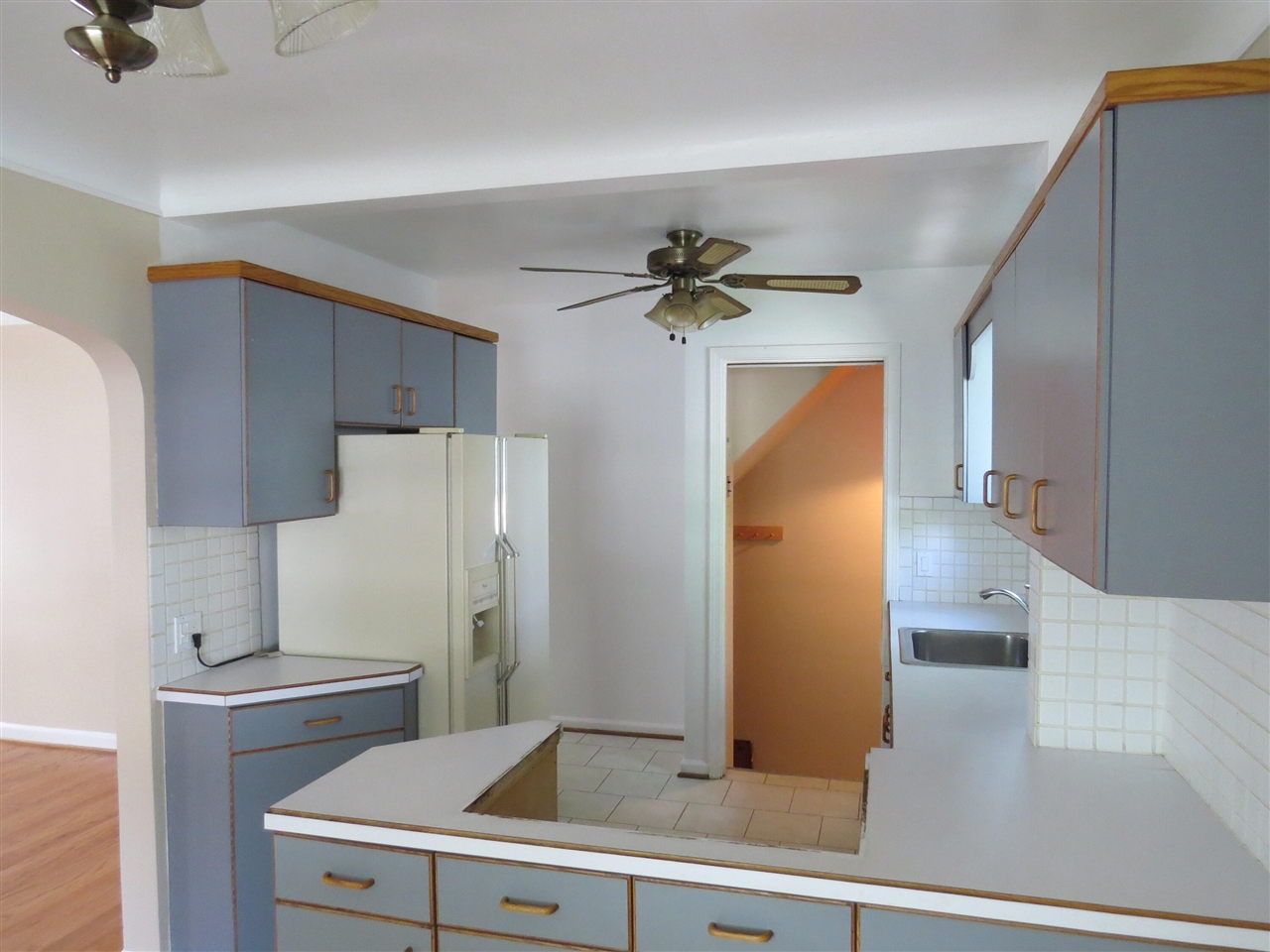 20204 Kenosha Street, Harper Woods, MI, 48225-2246