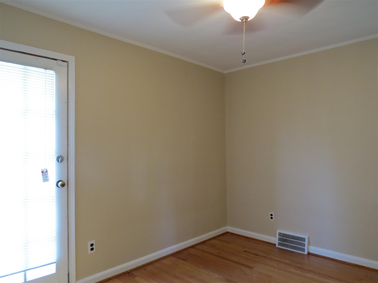 20204 Kenosha Street, Harper Woods, MI, 48225-2246