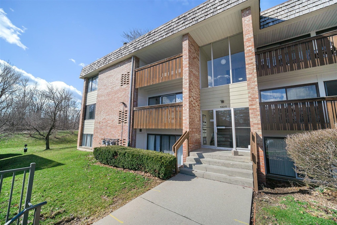 1325 S Maple Road UNIT&nbsp;Unit: 201, Ann Arbor, MI, 48103-4466