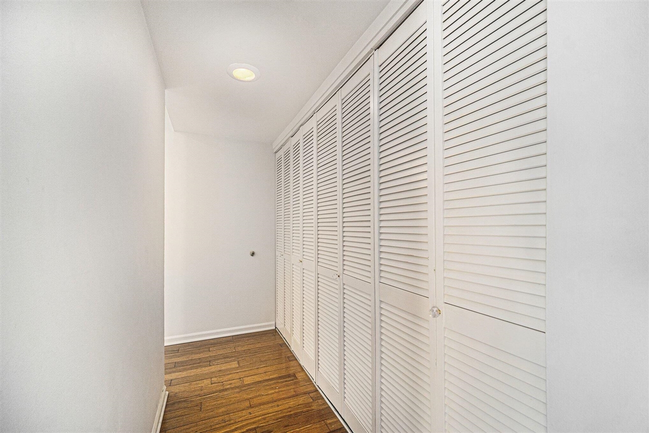 1325 S Maple Road UNIT&nbsp;Unit: 201, Ann Arbor, MI, 48103-4466
