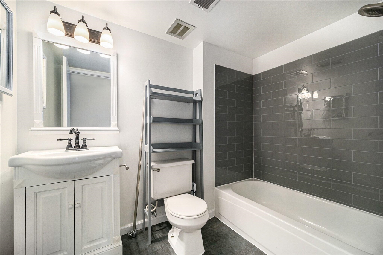 1325 S Maple Road UNIT&nbsp;Unit: 201, Ann Arbor, MI, 48103-4466
