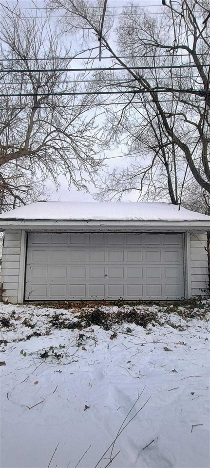 6121 Plainview Avenue, Detroit, MI, 48228-3924