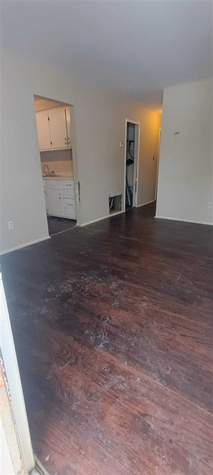 6121 Plainview Avenue, Detroit, MI, 48228-3924