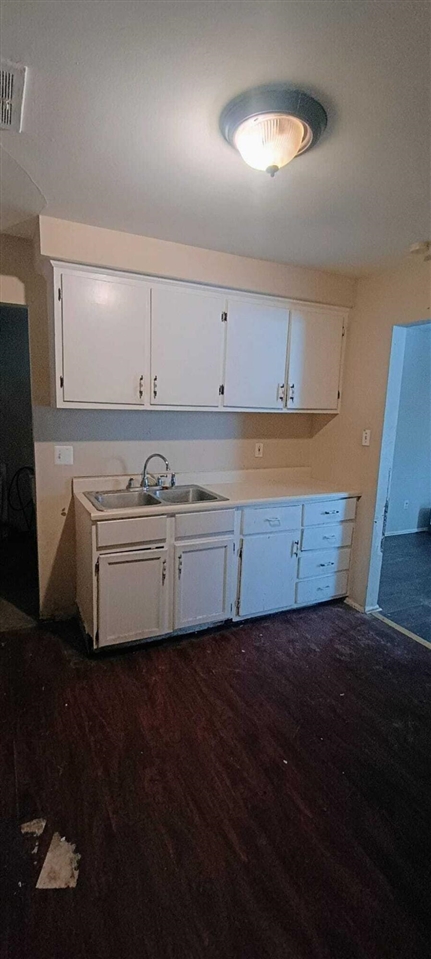 6121 Plainview Avenue, Detroit, MI, 48228-3924