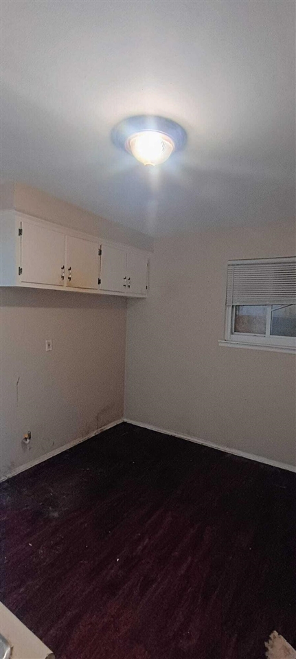 6121 Plainview Avenue, Detroit, MI, 48228-3924