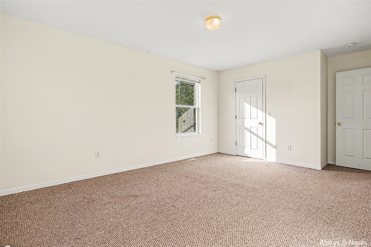 2271 Mccracken Street, Muskegon, MI, 49441-1456