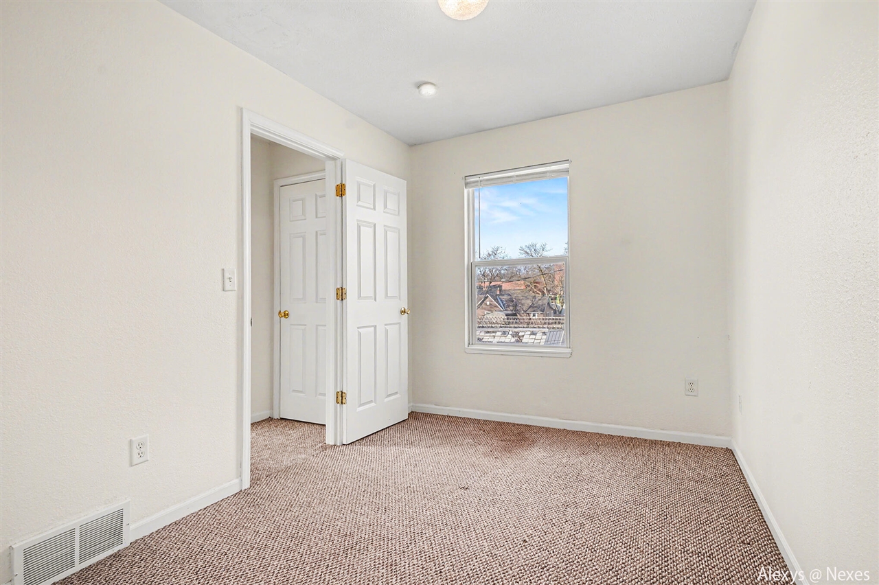 2271 Mccracken Street, Muskegon, MI, 49441-1456