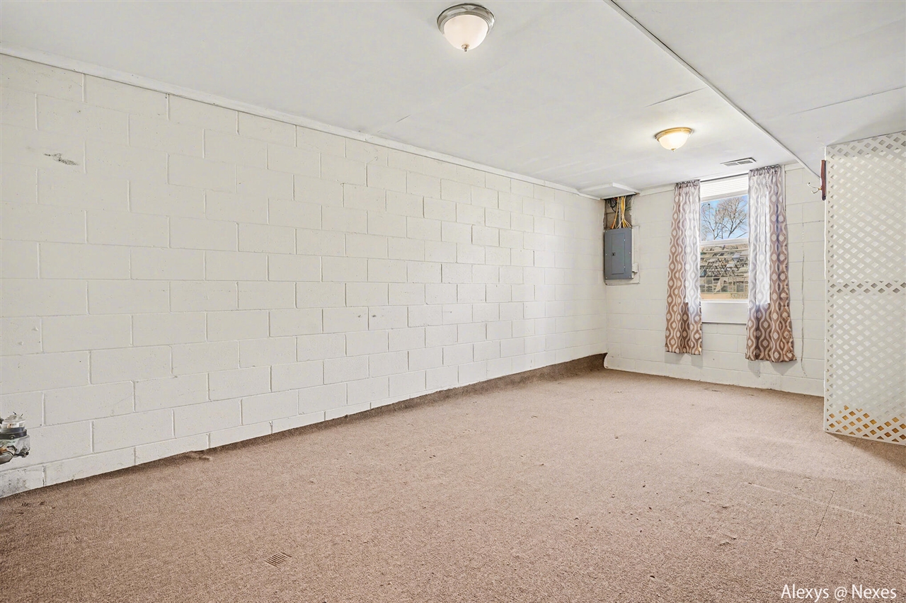 2271 Mccracken Street, Muskegon, MI, 49441-1456