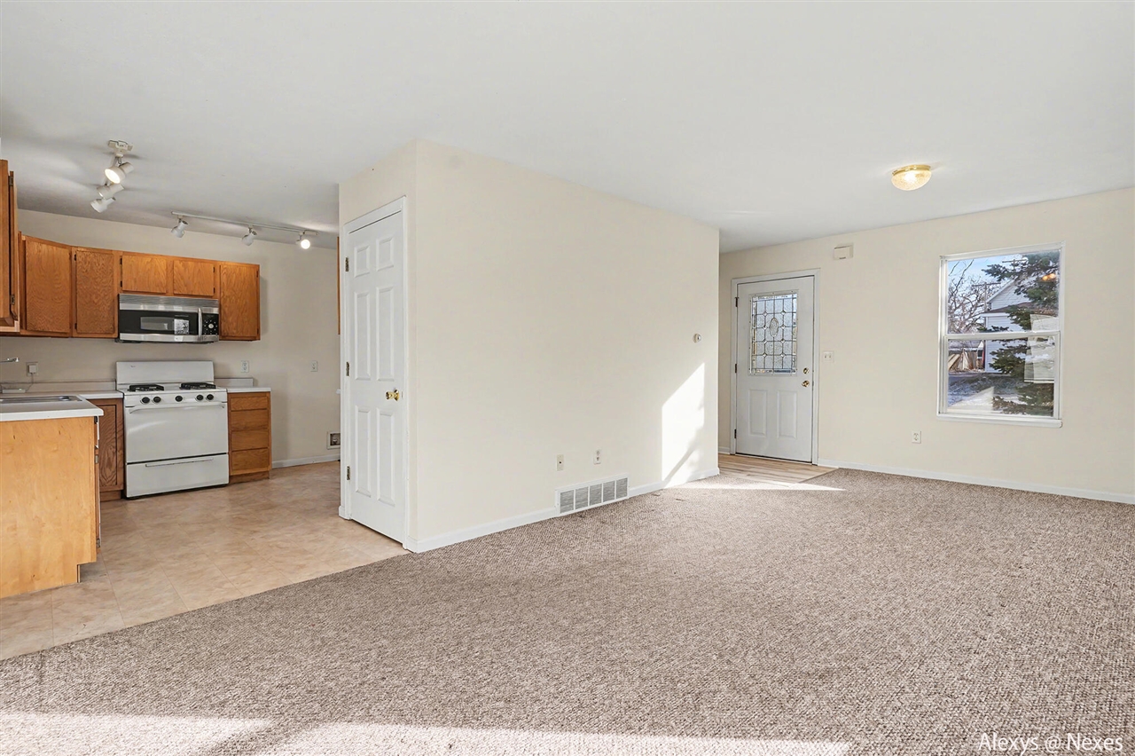 2271 Mccracken Street, Muskegon, MI, 49441-1456