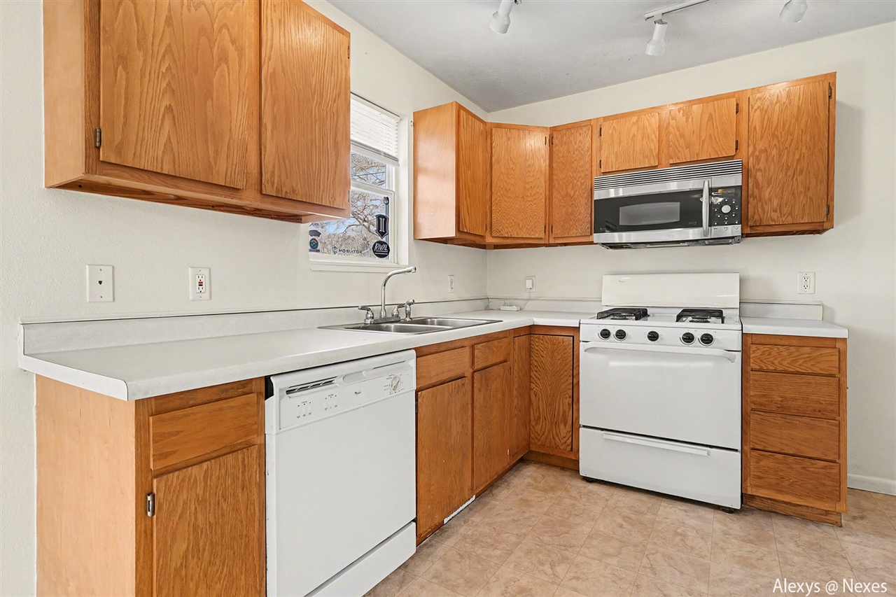 2271 Mccracken Street, Muskegon, MI, 49441-1456