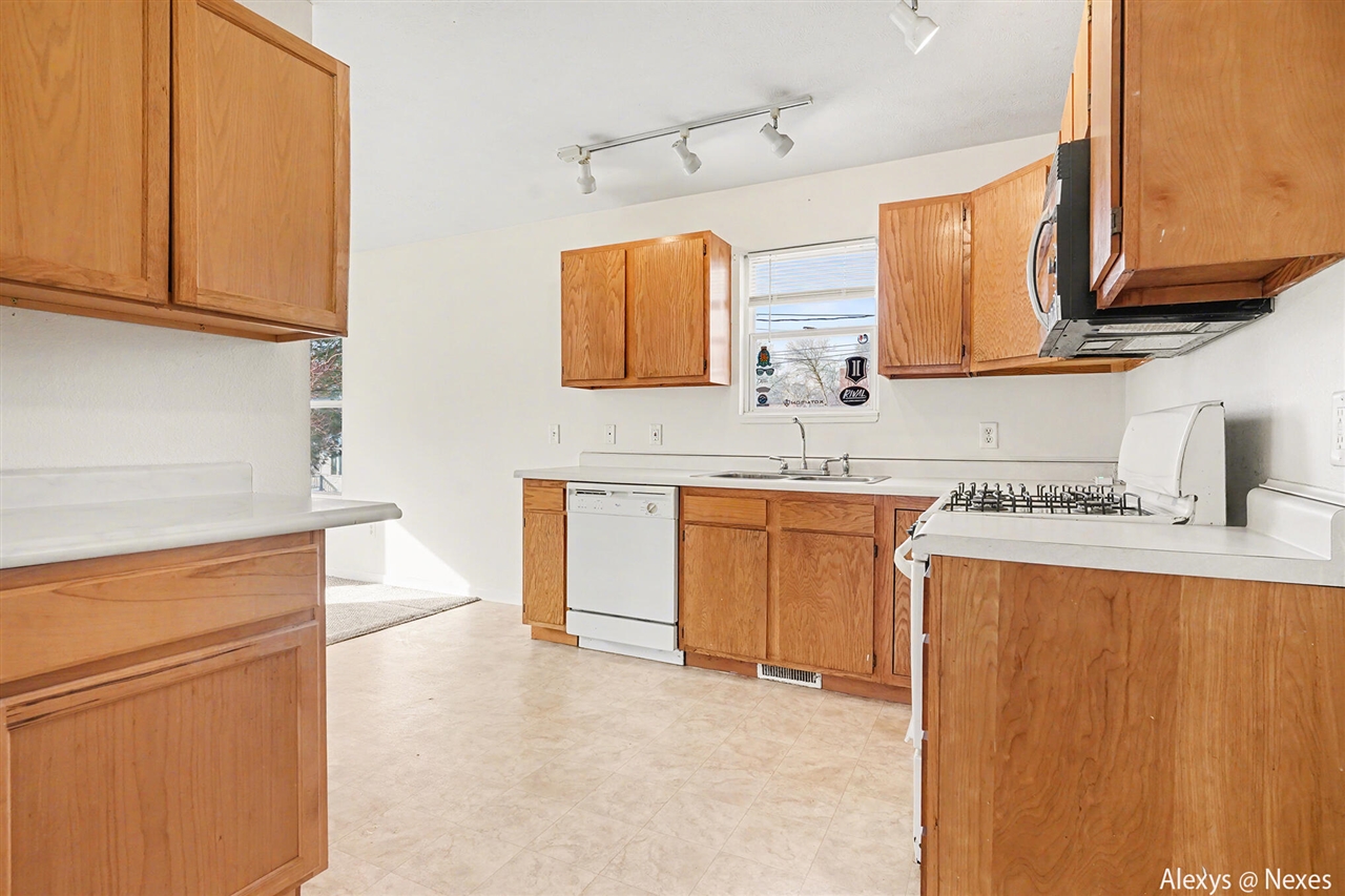 2271 Mccracken Street, Muskegon, MI, 49441-1456